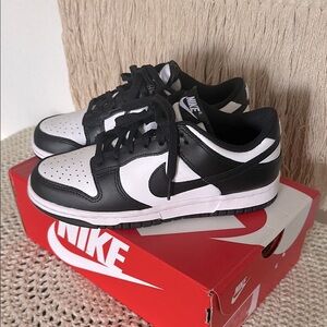 Nike dunk sneakers - Black & White